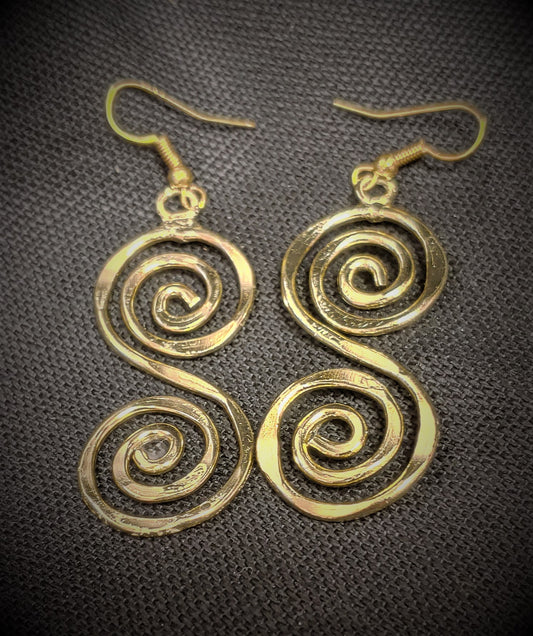 GOLD-PLATED SWIRL EARRINGS