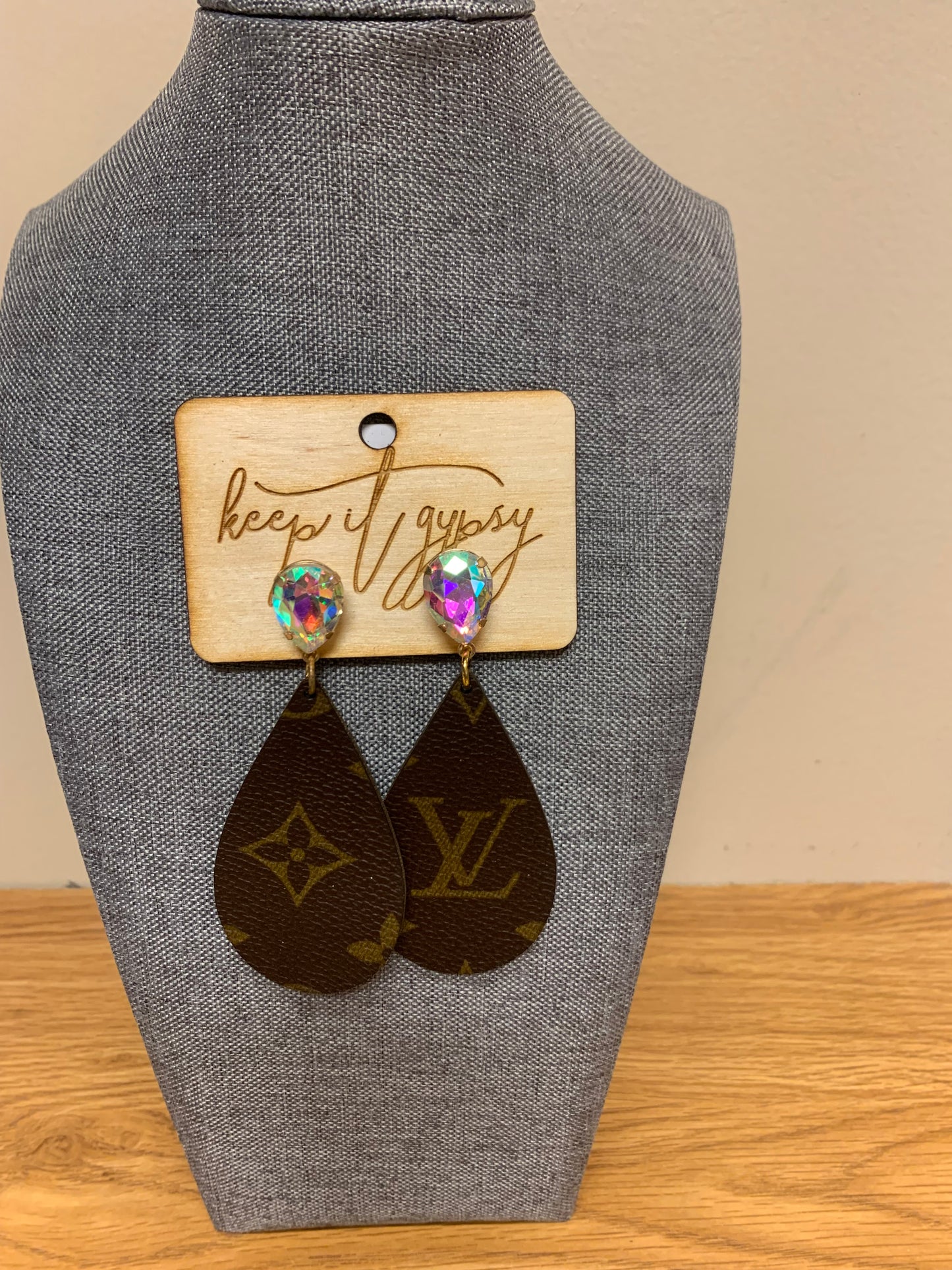 LV MEDIUM LEATHER TEARDROP WITH AB CRYSTAL POST